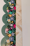 Load image into Gallery viewer, Garden Floral Scallop Border