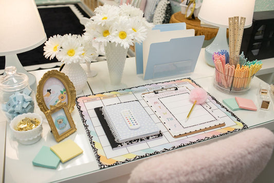 Top 40 Teacher Desk Setup Ideas