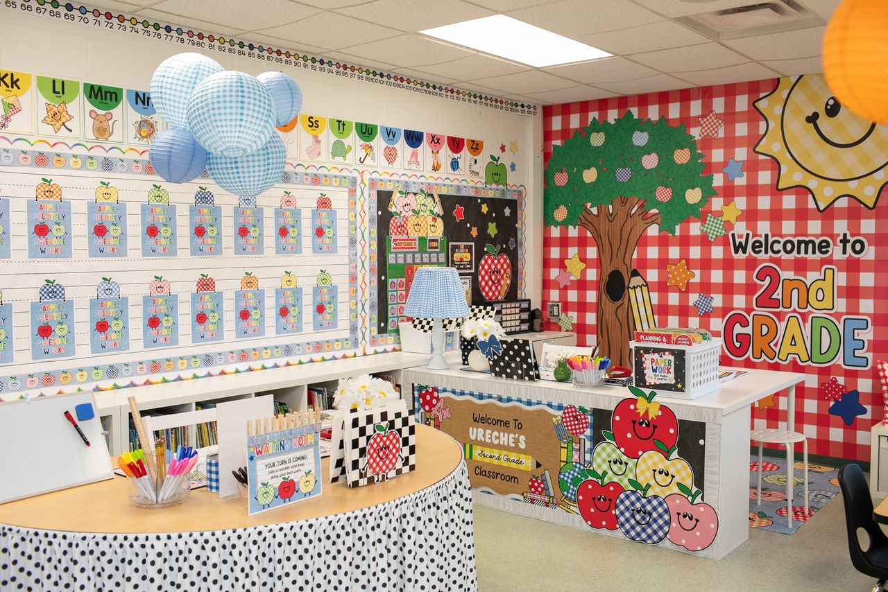 90s Teacher Classroom Makeover Reveal