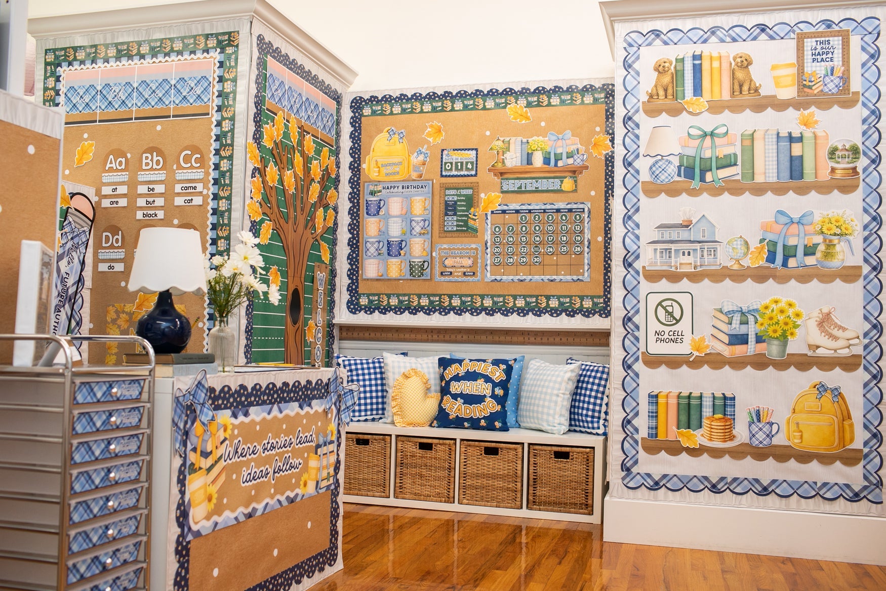Stars Hollow Schoolhouse | Gilmore Girls Classroom Decor