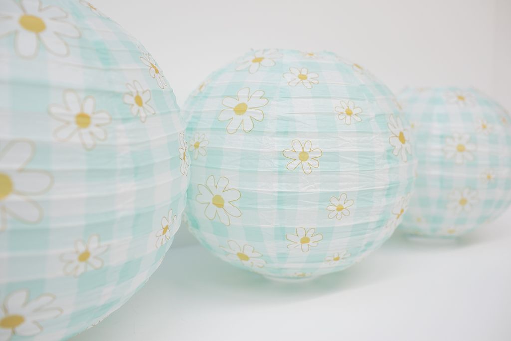 Mint Gingham Daisies Lantern 3 Pack | Miss Honey's Cottage Classroom