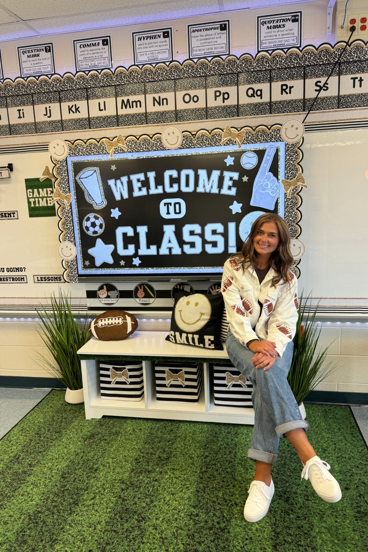 Black and White Classroom Decor- School Spirit Lookbook – Schoolgirl Style