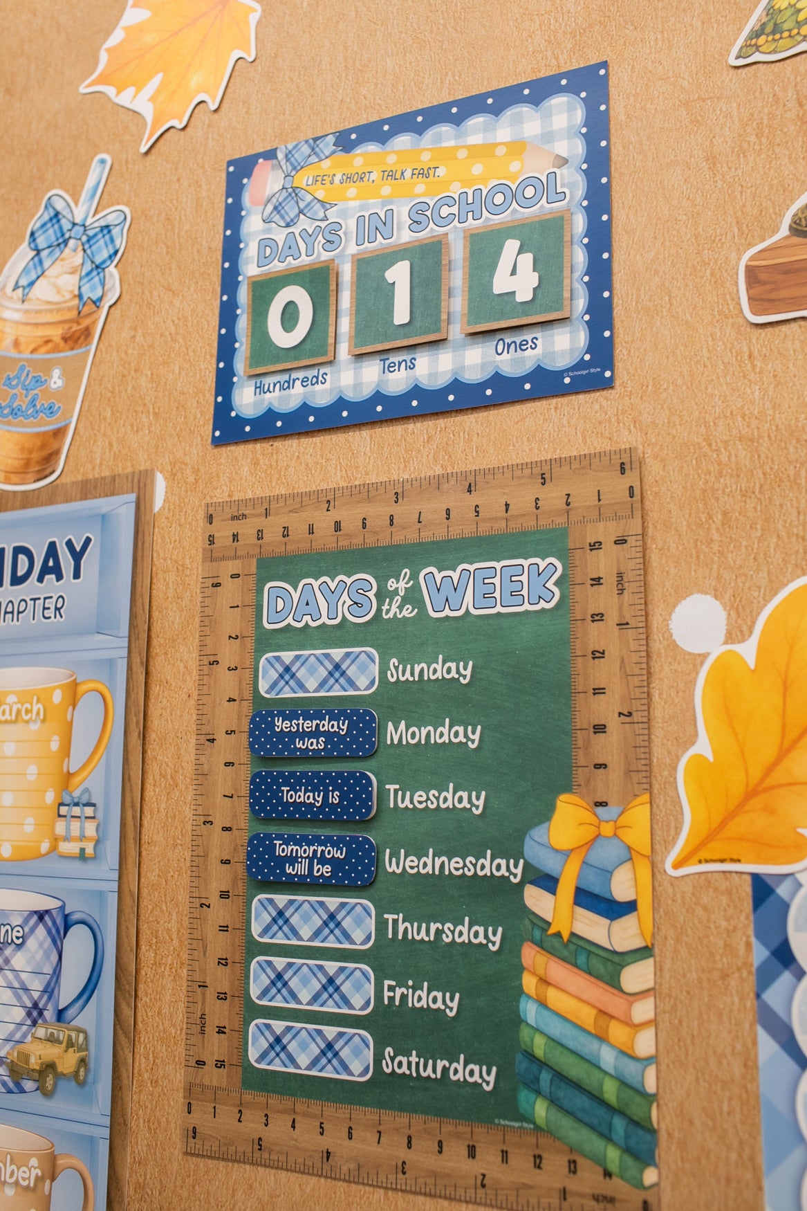 stars hollow calendar 