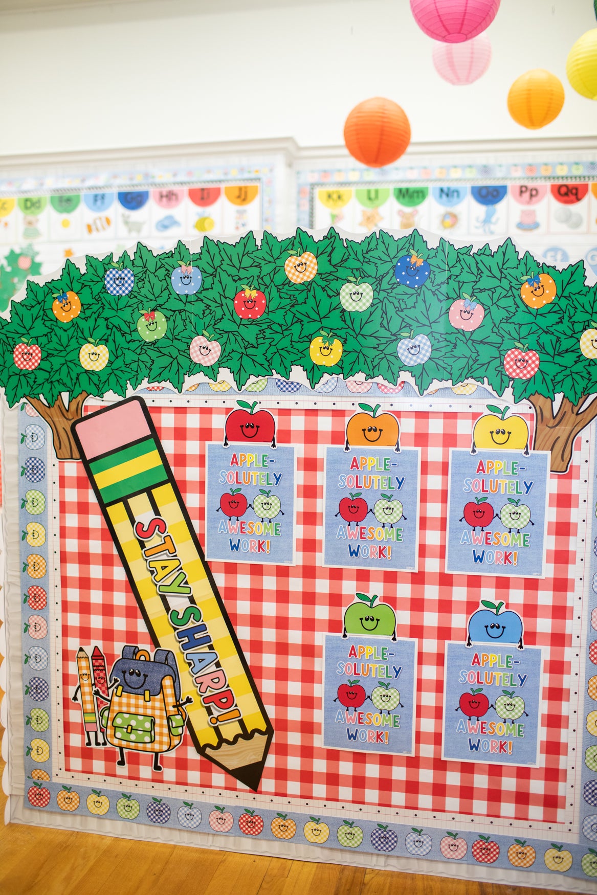 Retro Apples Door Topper | 90s Teacher