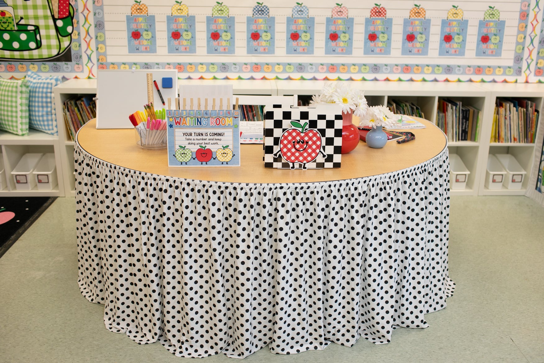 Printable Retro Teacher Waiting Room | 90s Teacher