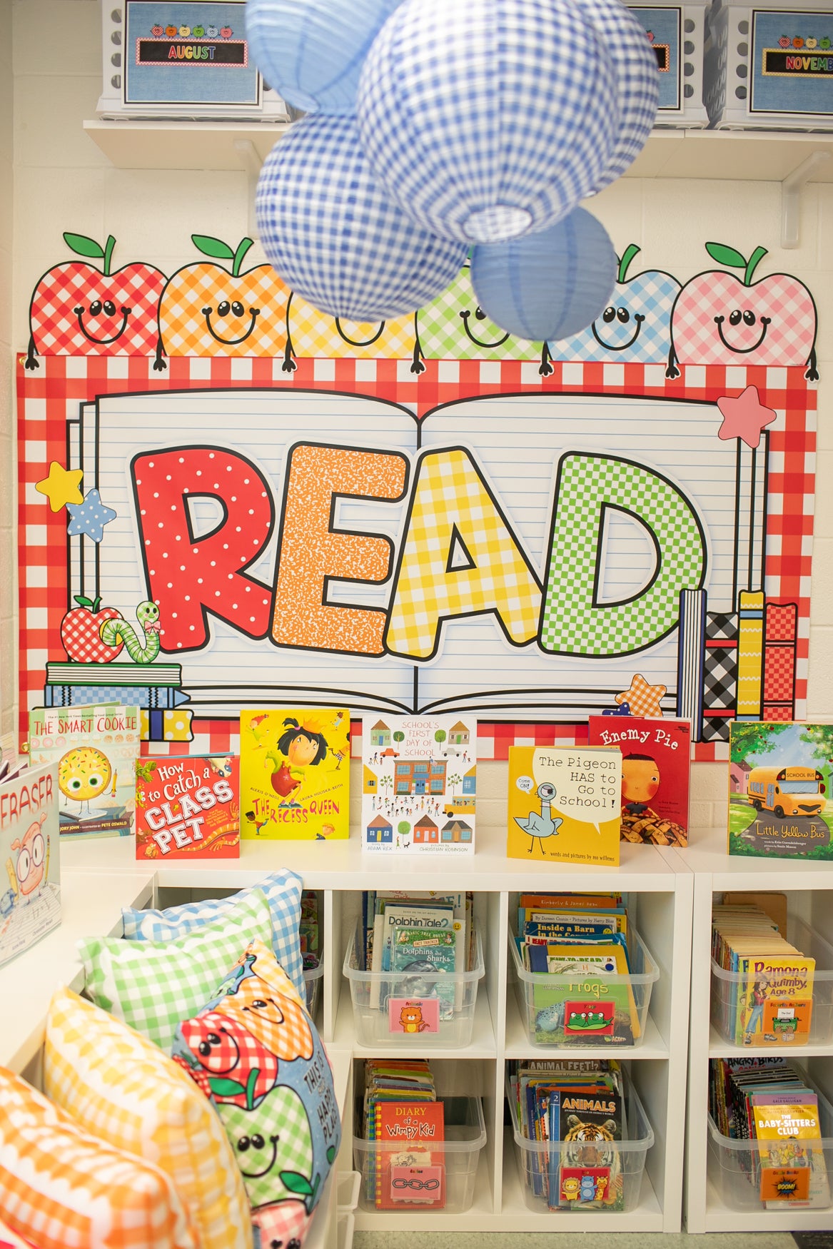Read Gingham Classroom Vinyl Banner | 90s Teacher