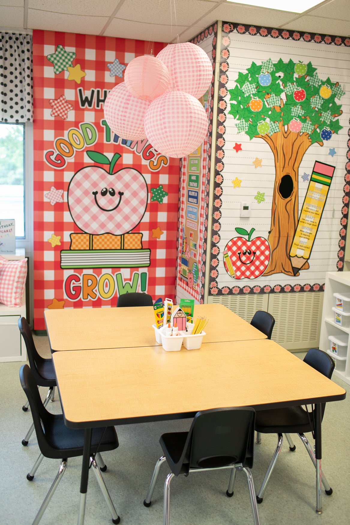 Gingham Lanterns 7 Pack | 90s Teacher