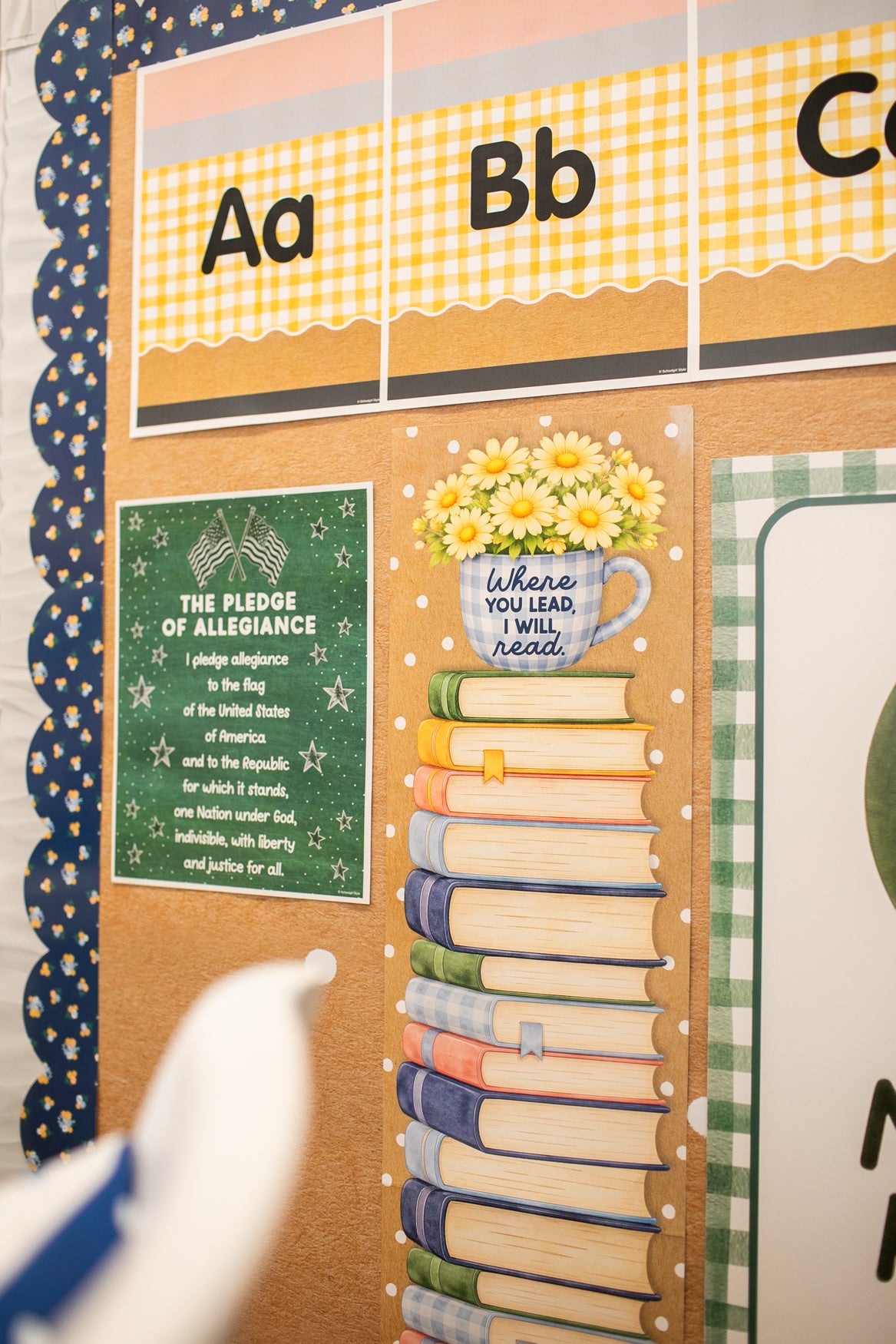 Printable Cozy Pledge of Allegiance Poster | Stars Hollow Schoolhouse