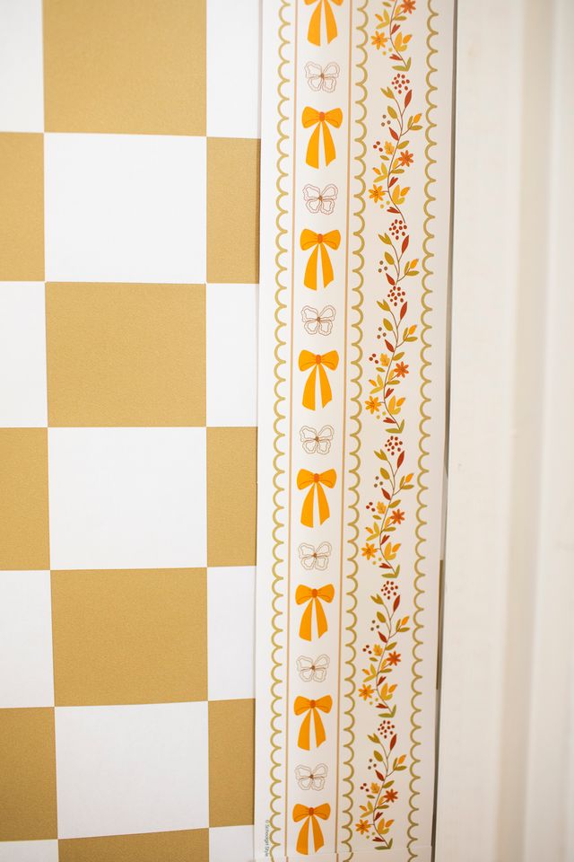 A Slice of Gratitude Thanksgiving Pre-Printed Door Decor Bulletin Board Set