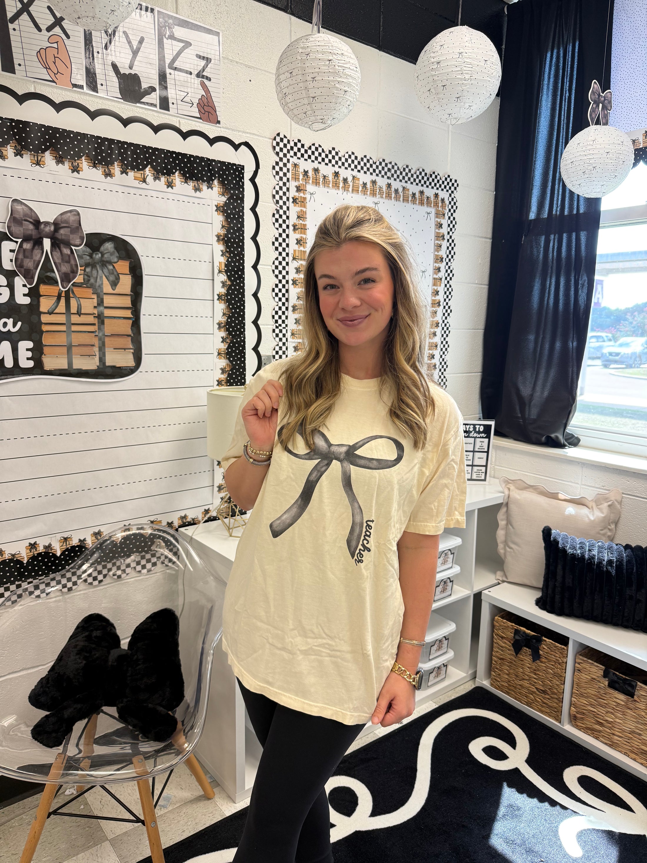 Hand-Tied Ribbon Bow Teacher T-Shirt | Books and Bows