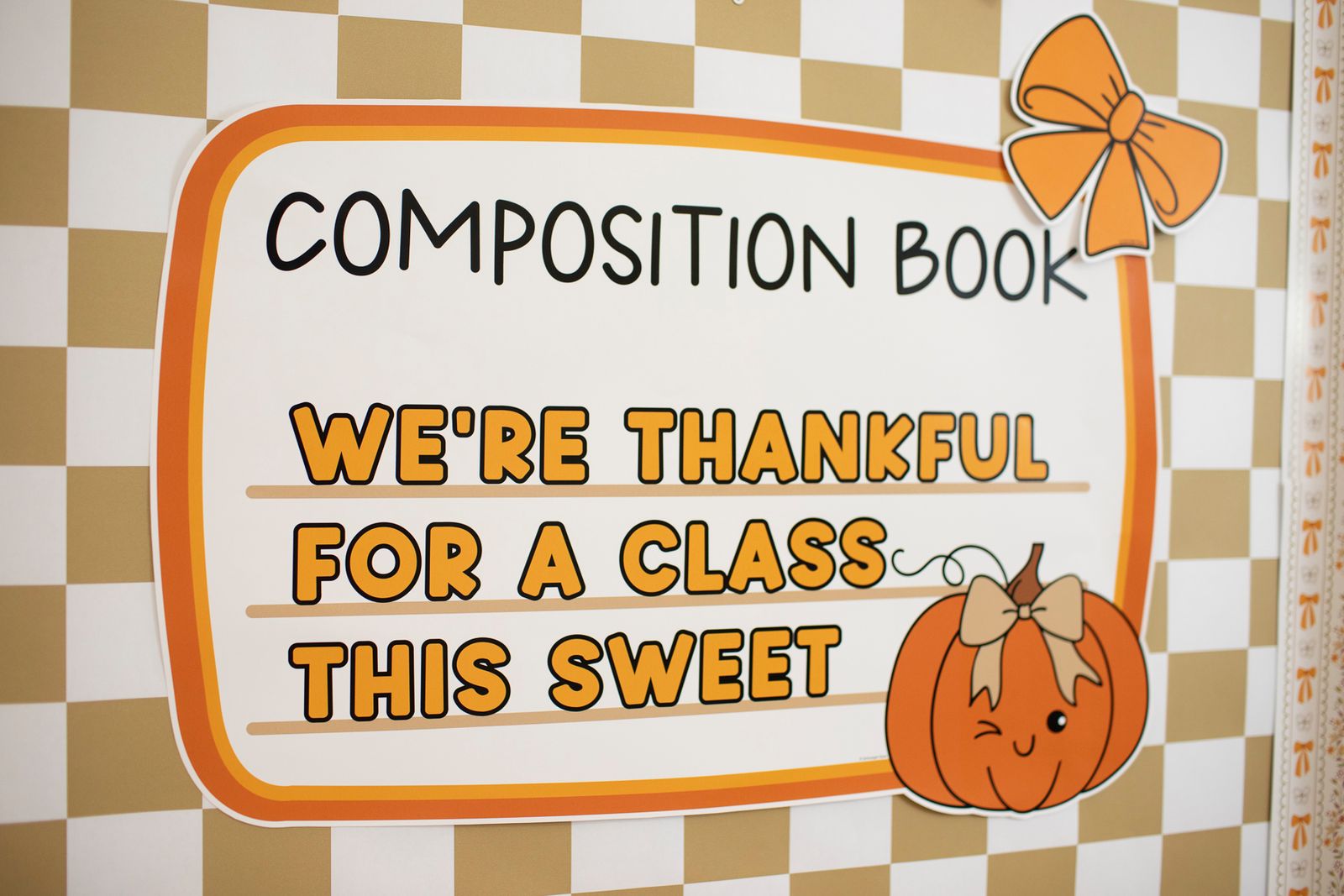 A Slice of Gratitude Thanksgiving Pre-Printed Door Decor Bulletin Board Set