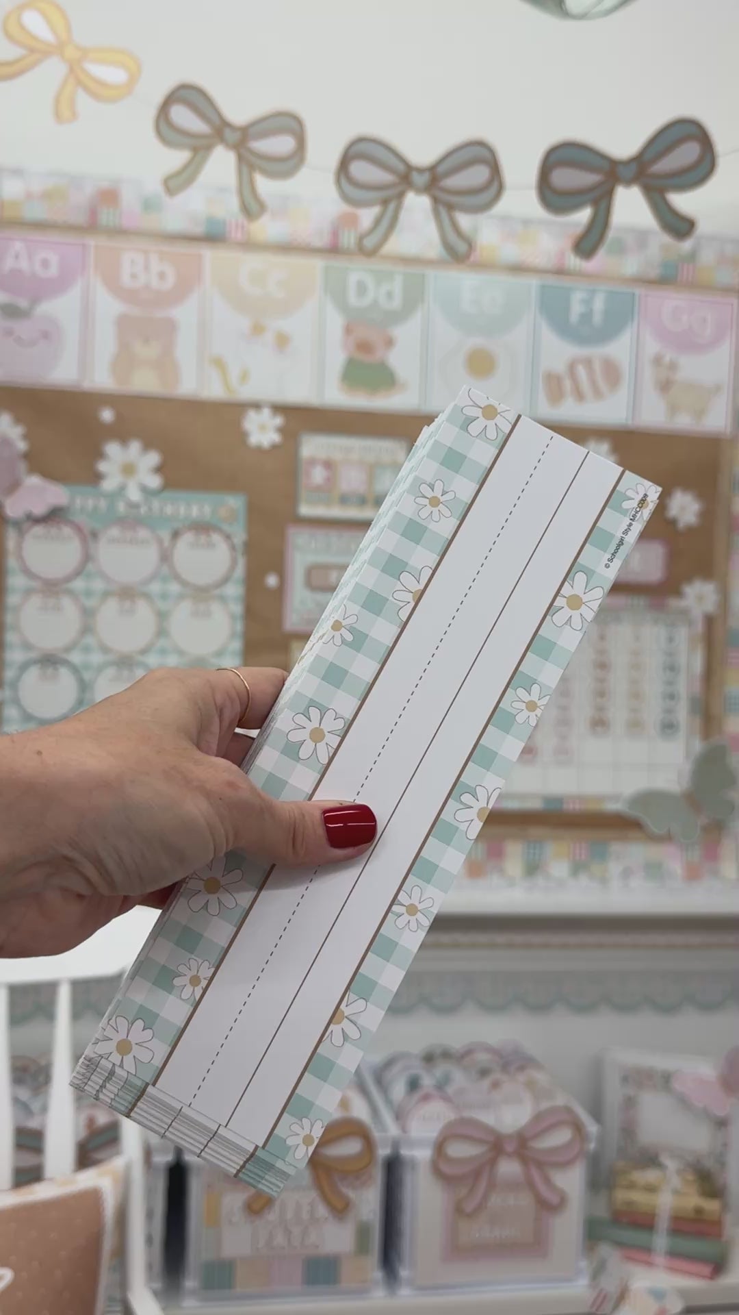 Mint Gingham Daisy Name Plates | Miss Honey's Cottage Classroom