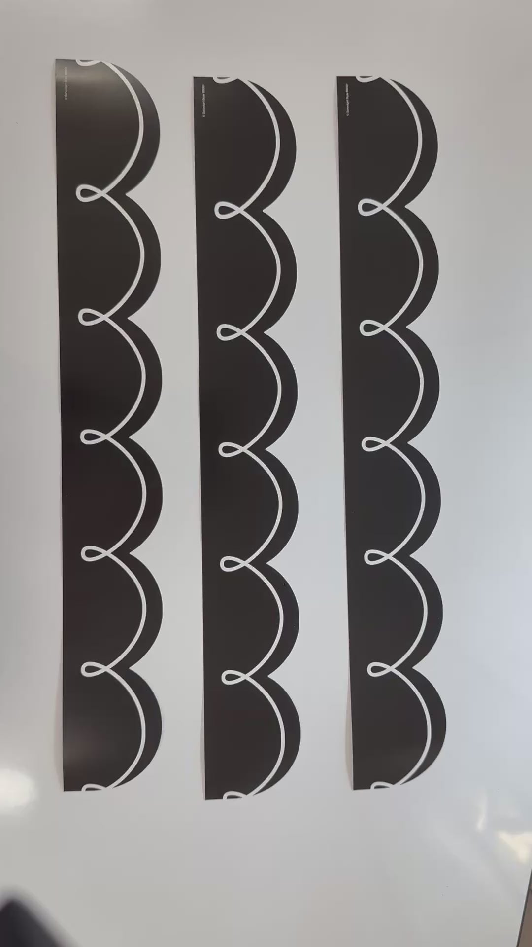 Favorite border black with white loop 