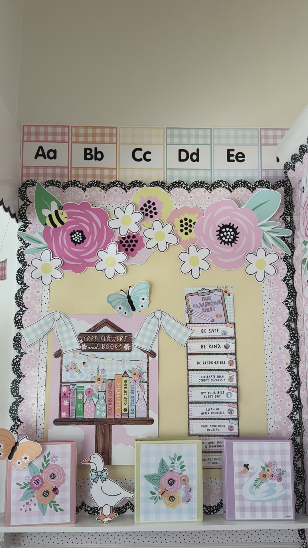 Pastel giant floral bulletin board set 