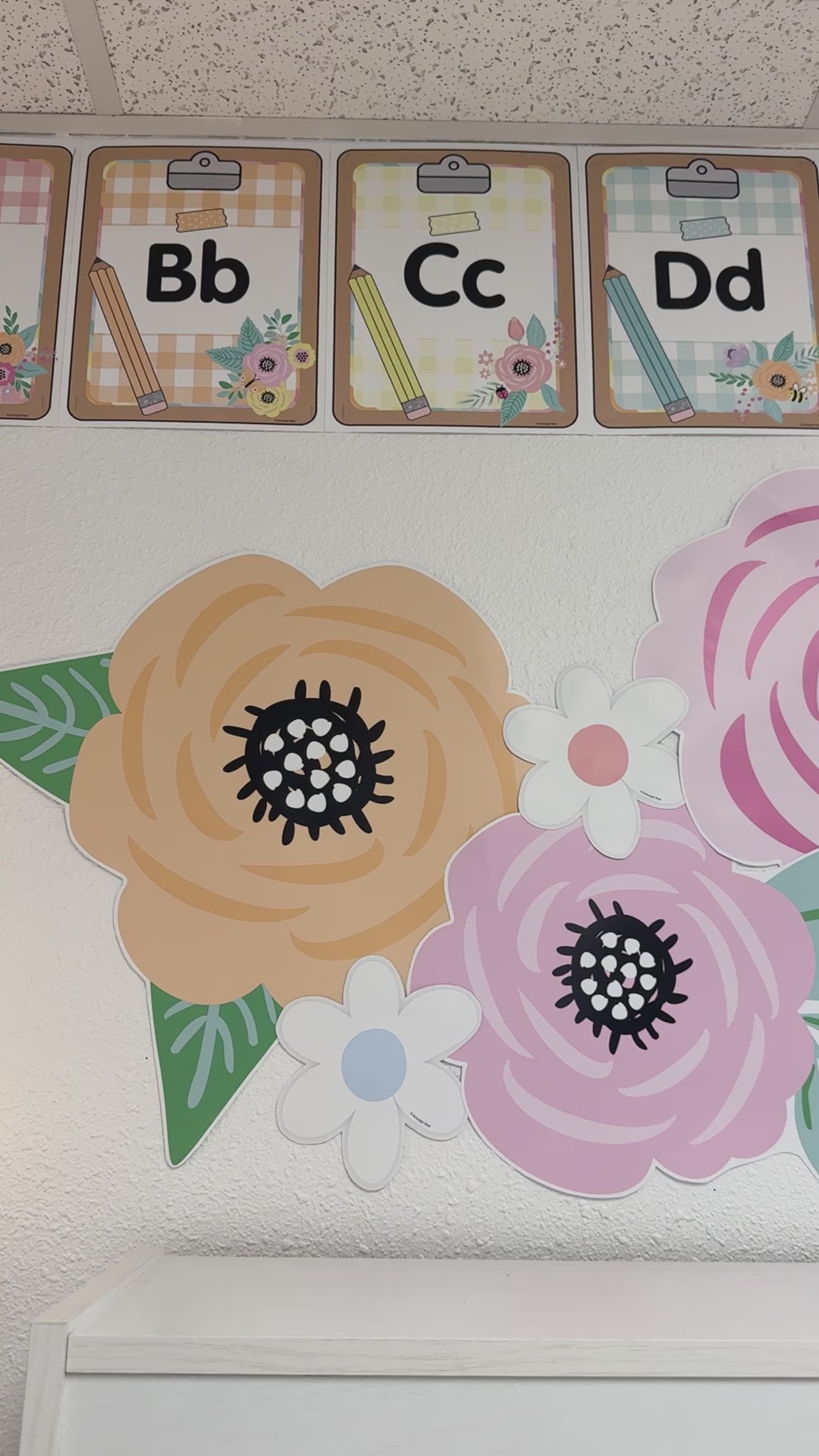 Pastel giant floral bulletin board set 