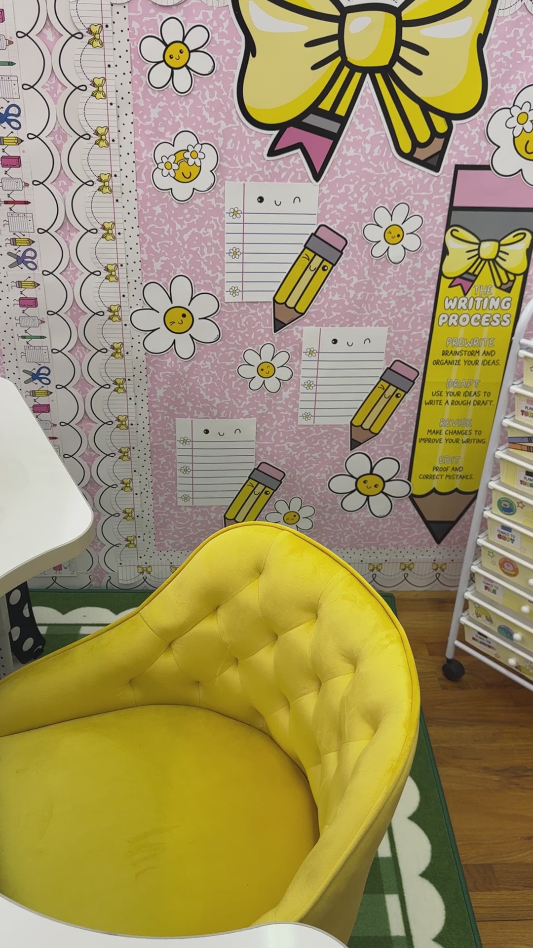 white and yellow daisies board cutouts 