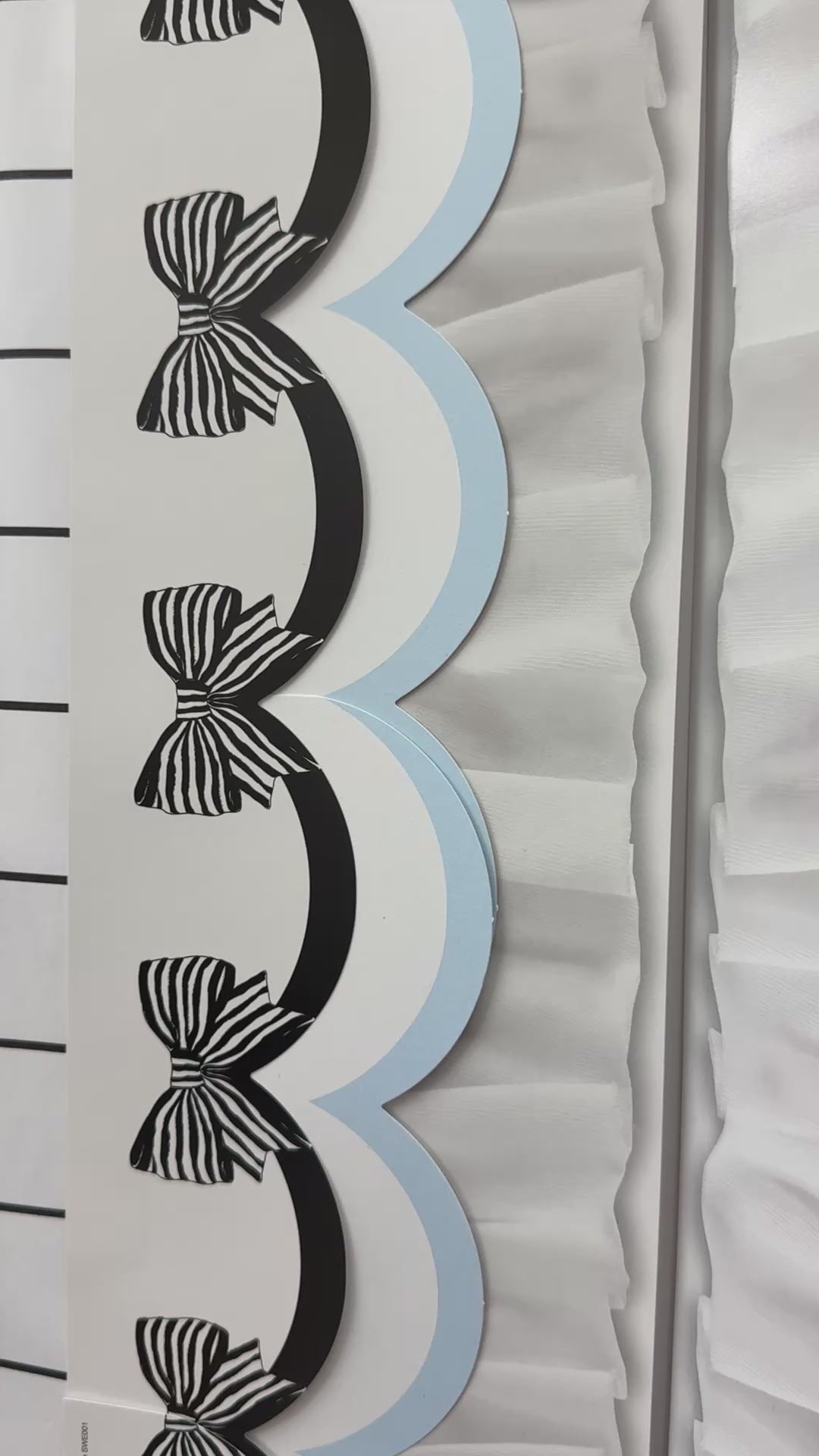 simply sweet black and white bow border
