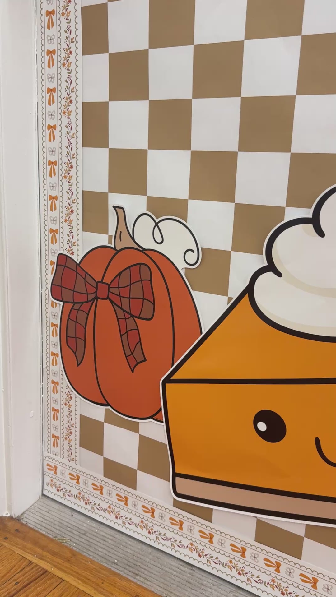 A Slice of Gratitude Thanksgiving Pre-Printed Door Decor Bulletin Board Set