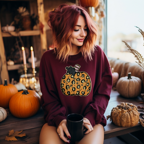 Chenille Pumpkin Patch | Sweatshirt | Crafting by Mayra | Hey, TEACH!