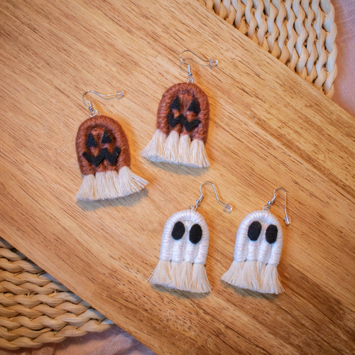 Macrame Halloween Earrings by Knots of Kindness 